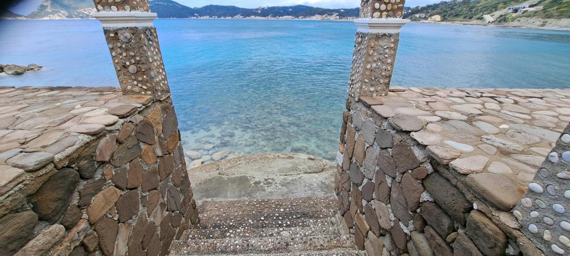 Hidden Paradise Agios Georgios Pagon Buitenkant foto